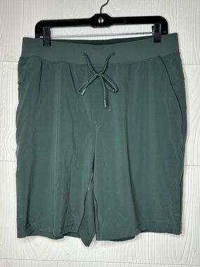 lululemon athletica Men's Athletic Shorts in Deep Green